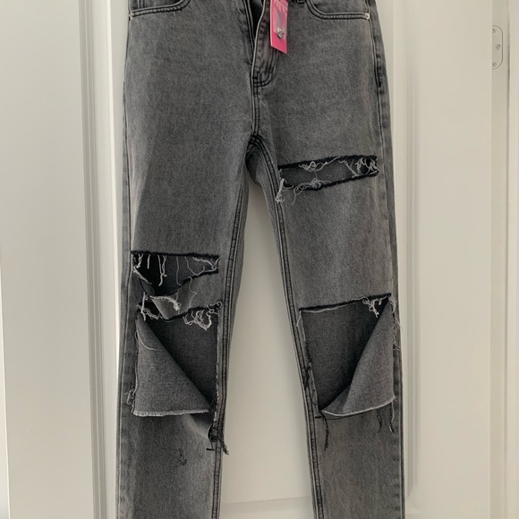 Boyfriend fit jeans from Edikted. - Picture 2 of 5